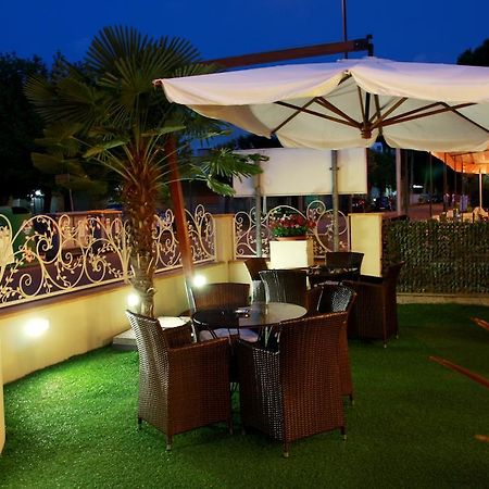 Hotel Monica Cervia Exterior foto