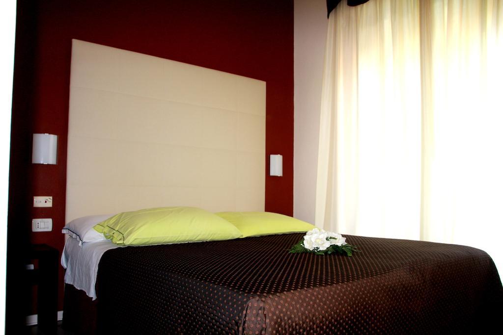 Hotel Monica Cervia Cameră foto
