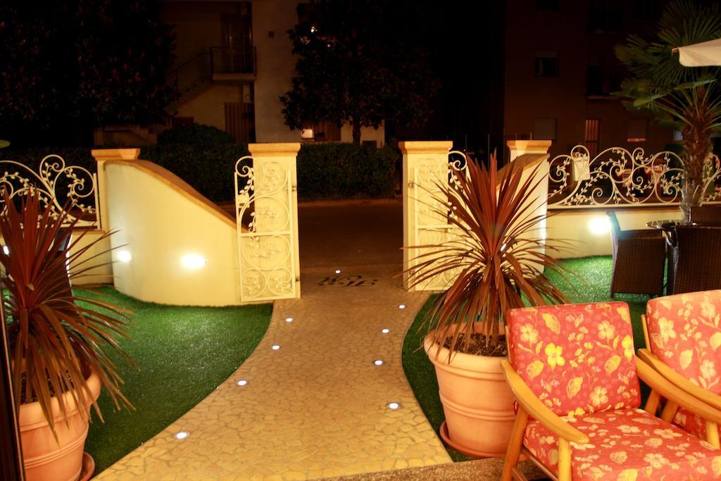 Hotel Monica Cervia Exterior foto